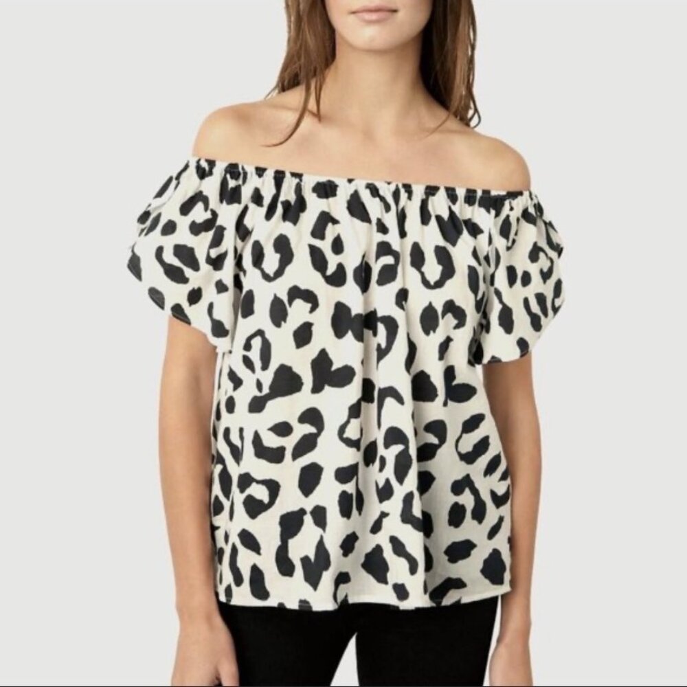 Velvet by Graham and Spencer Animal Print Off-Shoulder Top Short Sleeve Size XS